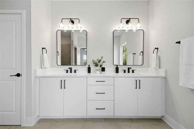 3608 E TAMPA CIRCLE, Tampa, FL 33629