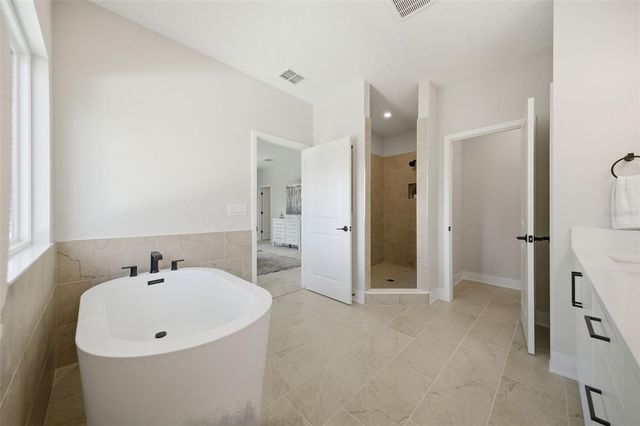 3608 E TAMPA CIRCLE, Tampa, FL 33629