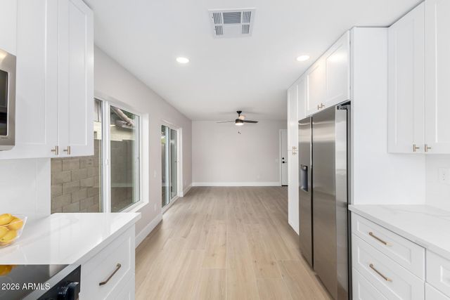 942 E DRIFTWOOD Drive, Tempe, AZ 85283