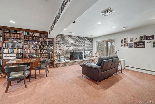 6 Kakiat Lane, Spring Valley, NY 10977