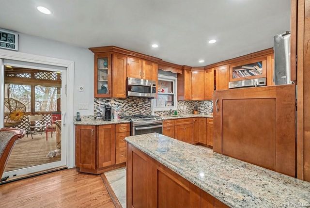 6 Kakiat Lane, Spring Valley, NY 10977