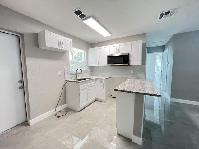 3380 E Atlantic Drive, Boynton Beach, FL 33435