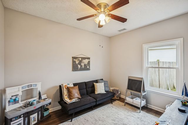 125 Auburn Ct, Murfreesboro, TN 37128