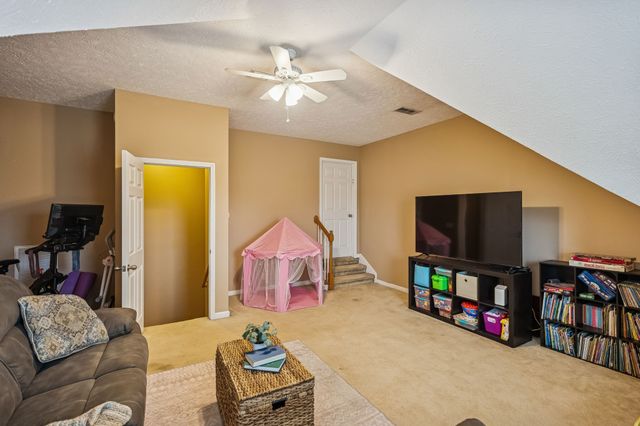 125 Auburn Ct, Murfreesboro, TN 37128