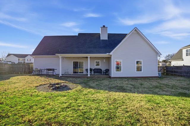 125 Auburn Ct, Murfreesboro, TN 37128