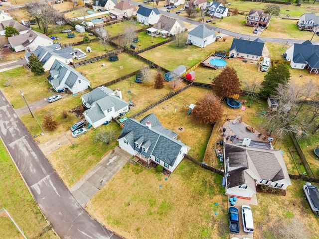 125 Auburn Ct, Murfreesboro, TN 37128