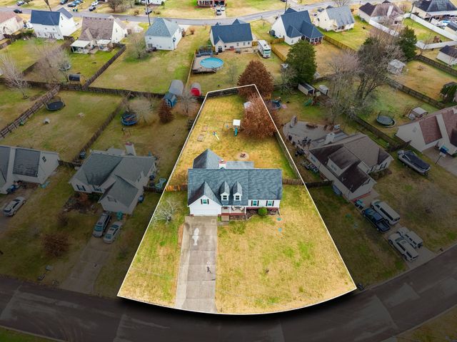 125 Auburn Ct, Murfreesboro, TN 37128