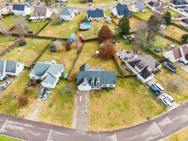 125 Auburn Ct, Murfreesboro, TN 37128