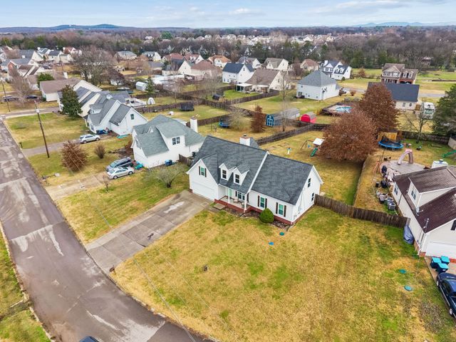 125 Auburn Ct, Murfreesboro, TN 37128