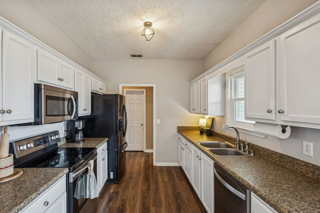 125 Auburn Ct, Murfreesboro, TN 37128