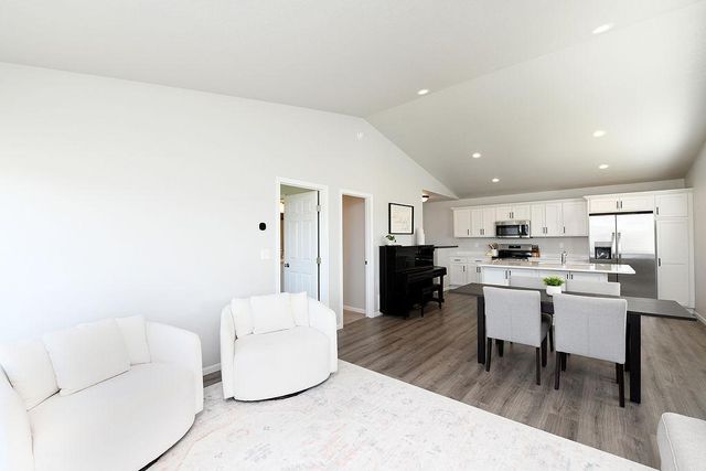 1444 69 Avenue S, Fargo, ND 58104