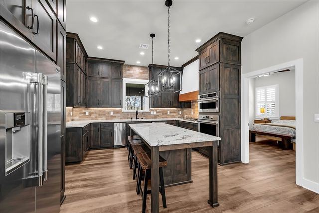 18108 & 18110 Edgewood Road, Fayetteville, AR 72703