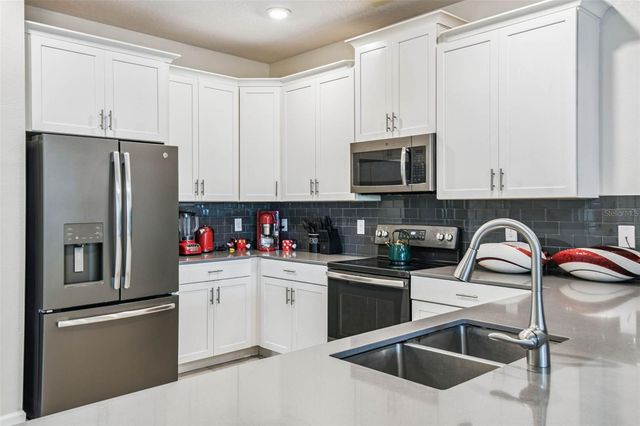 8844 CRUDEN BAY COURT, Davenport, FL 33896