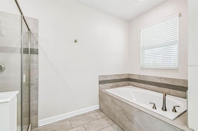8844 CRUDEN BAY COURT, Davenport, FL 33896