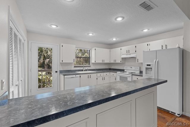 43 64th Street, Yankeetown, FL 34498