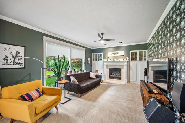 8110 Chambery Boulevard, Johnston, IA 50131