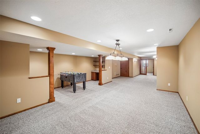8110 Chambery Boulevard, Johnston, IA 50131