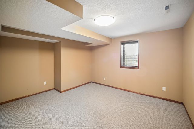 8110 Chambery Boulevard, Johnston, IA 50131