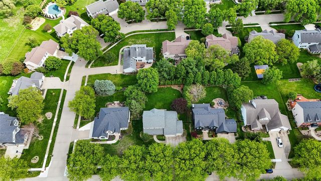 8110 Chambery Boulevard, Johnston, IA 50131