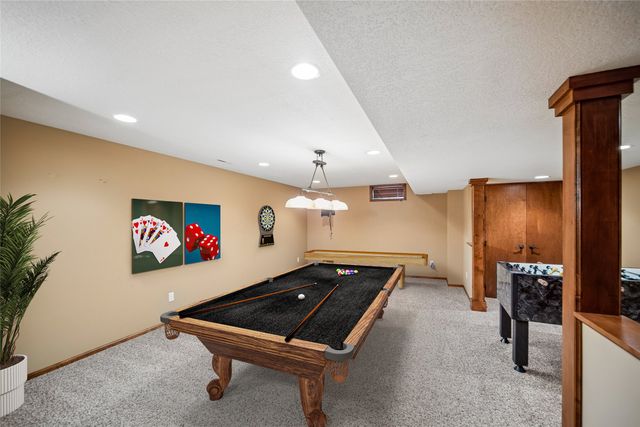 8110 Chambery Boulevard, Johnston, IA 50131