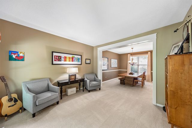 8110 Chambery Boulevard, Johnston, IA 50131