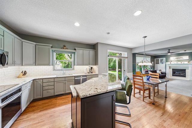 8110 Chambery Boulevard, Johnston, IA 50131