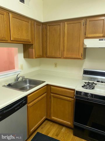 9006 PICKWICK VILLAGE TER, Silver Spring, MD 20901