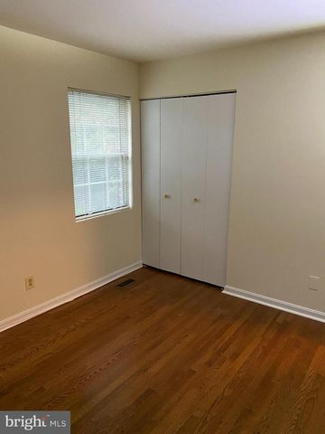 9006 PICKWICK VILLAGE TER, Silver Spring, MD 20901