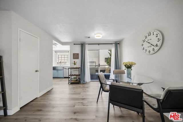 7658 Topanga Canyon Boulevard 113, Canoga Park, CA 91304