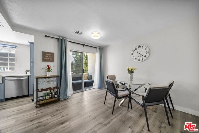 7658 Topanga Canyon Boulevard 113, Canoga Park, CA 91304