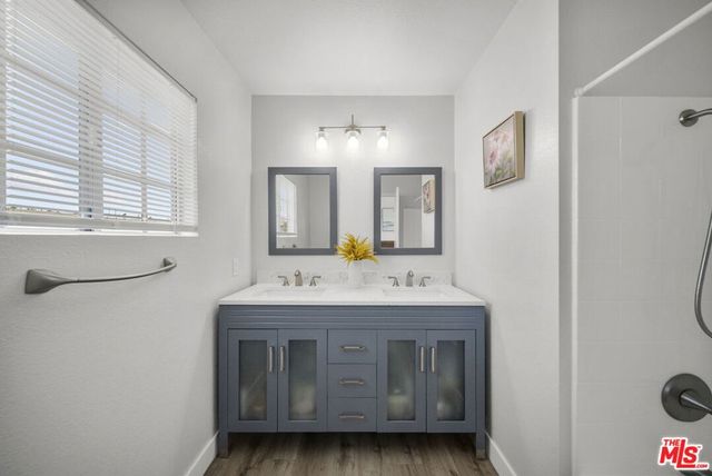 7658 Topanga Canyon Boulevard 113, Canoga Park, CA 91304