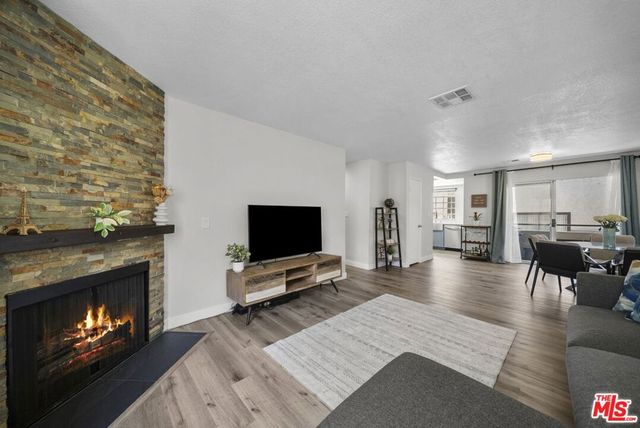 7658 Topanga Canyon Boulevard 113, Canoga Park, CA 91304