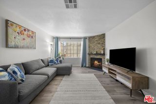 7658 Topanga Canyon Boulevard 113, Canoga Park, CA 91304