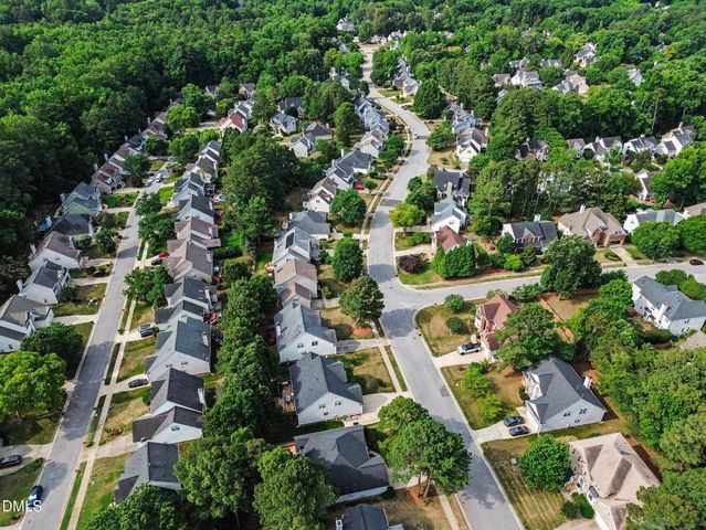 404 Ravenstone Drive, Cary, NC 27518