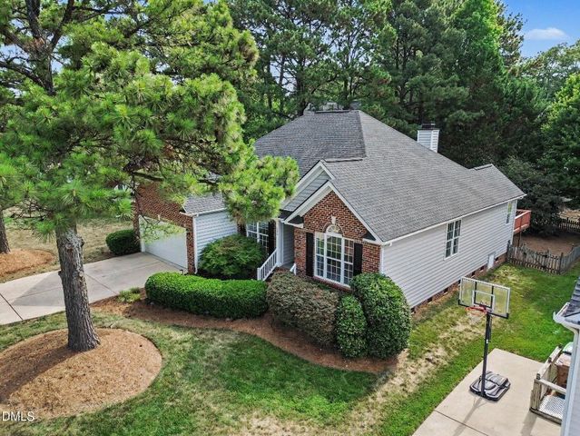 404 Ravenstone Drive, Cary, NC 27518