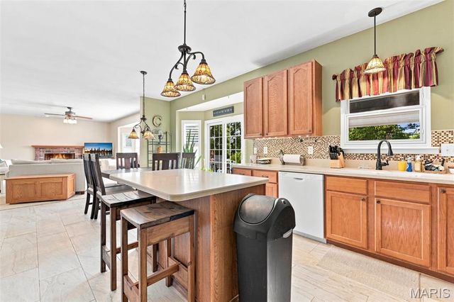 5576 Kellridge Lane, Unincorporated, MO 63128