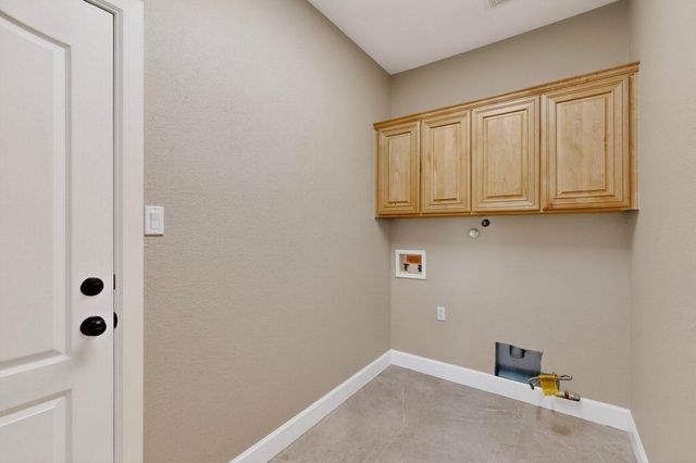 5916 S SANDIA Court NE, Rio Rancho, NM 87144