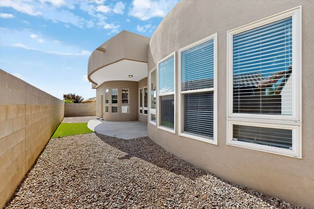 5916 S SANDIA Court NE, Rio Rancho, NM 87144