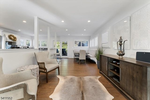 22 S Wickom Dr, Westfield Town, NJ 07090