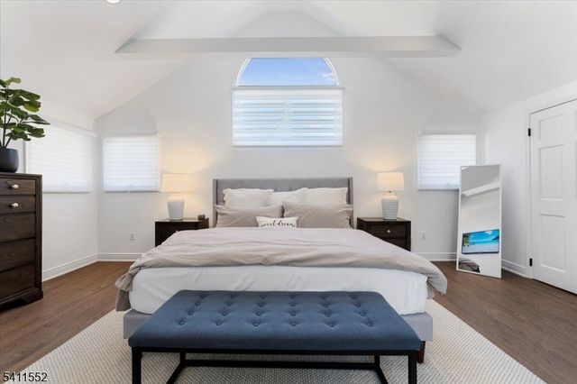 22 S Wickom Dr, Westfield Town, NJ 07090