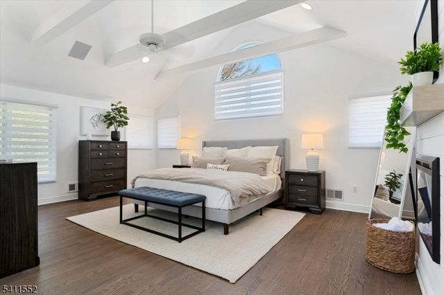 22 S Wickom Dr, Westfield Town, NJ 07090