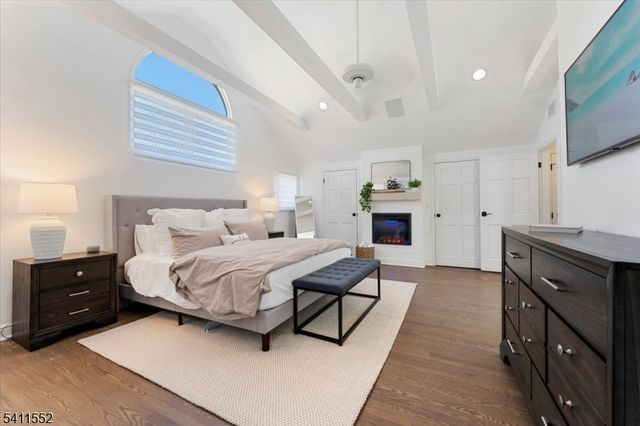 22 S Wickom Dr, Westfield Town, NJ 07090