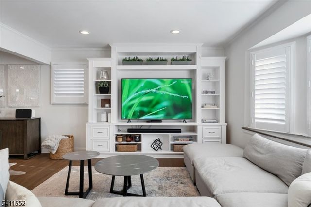 22 S Wickom Dr, Westfield Town, NJ 07090