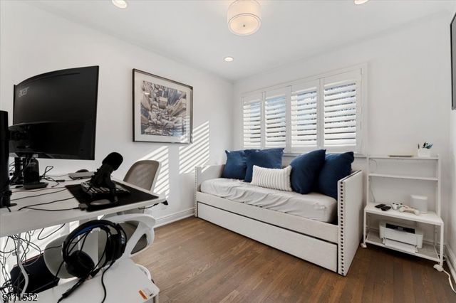 22 S Wickom Dr, Westfield Town, NJ 07090