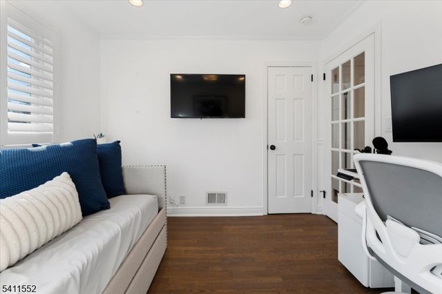 22 S Wickom Dr, Westfield Town, NJ 07090