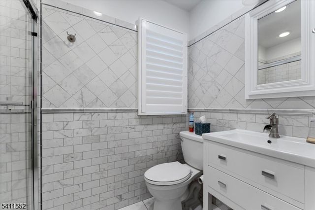 22 S Wickom Dr, Westfield Town, NJ 07090