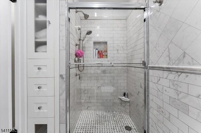 22 S Wickom Dr, Westfield Town, NJ 07090