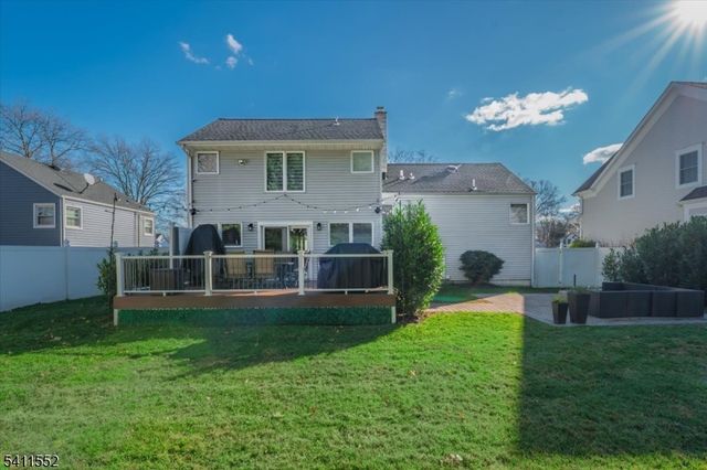 22 S Wickom Dr, Westfield Town, NJ 07090