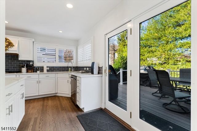 22 S Wickom Dr, Westfield Town, NJ 07090