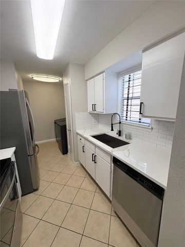 2800 Jeanetta Street 408, Houston, TX 77063